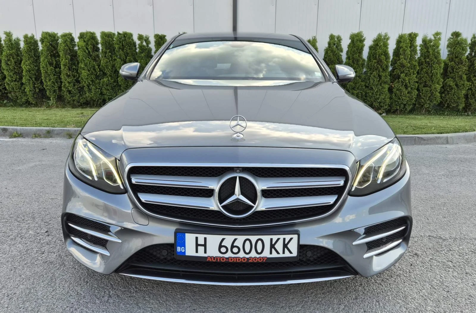 Mercedes-Benz E 220 AMG 4MATIC 9G - изображение 5