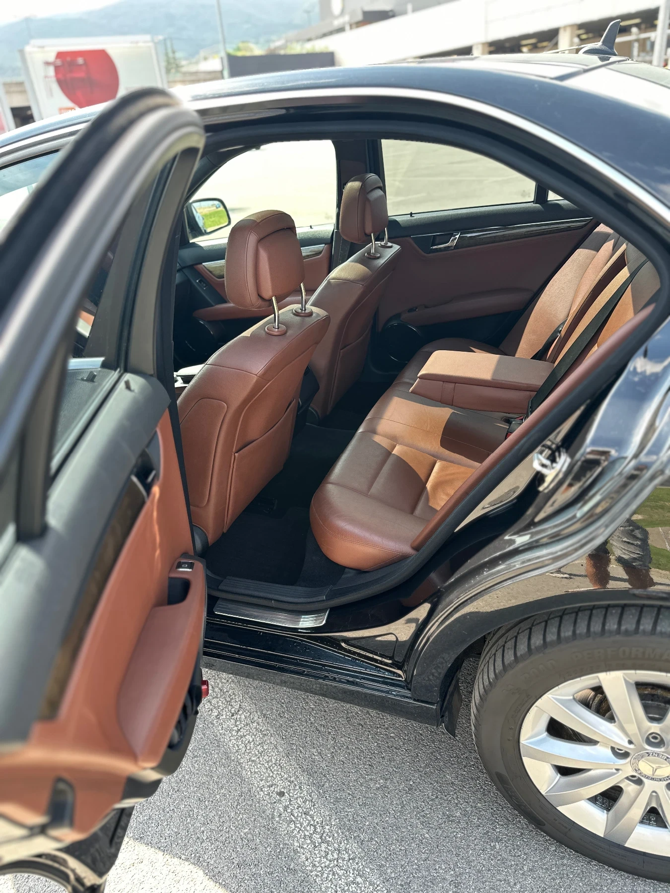 Mercedes-Benz C 320  - изображение 5