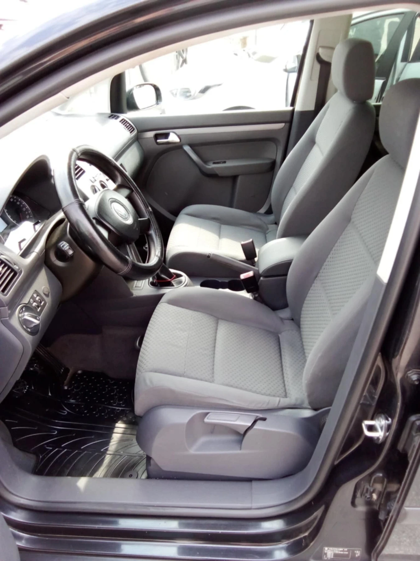 VW Touran  - изображение 8