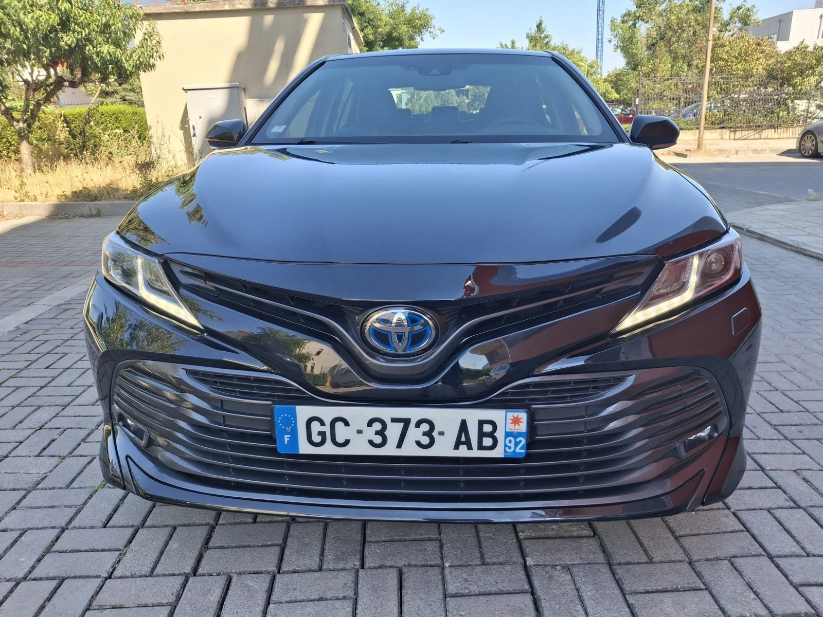 Toyota Camry 2.5 Hybrid Bisiness Edition - изображение 2