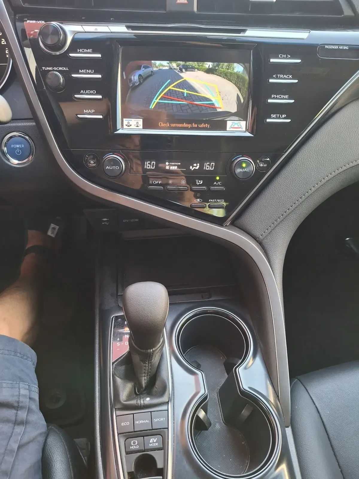 Toyota Camry 2.5 Hybrid Bisiness Edition | Mobile.bg — изображение 12