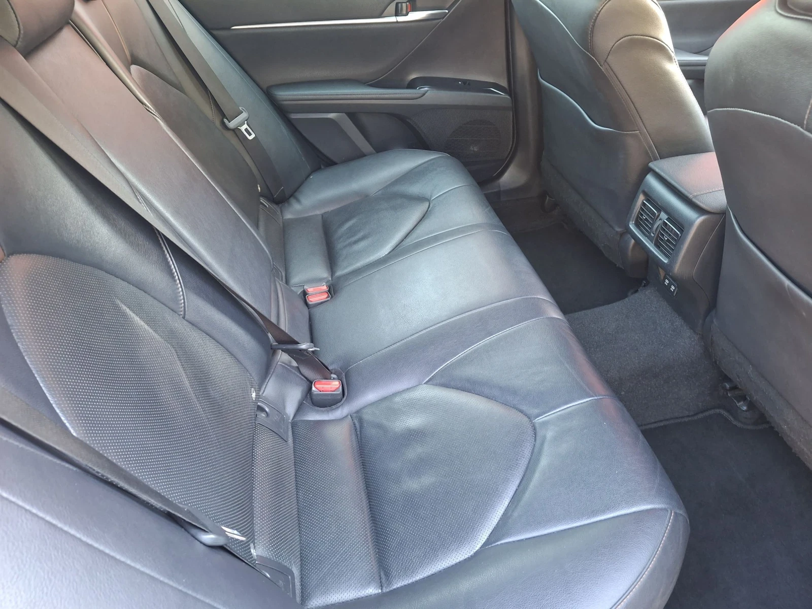 Toyota Camry 2.5 Hybrid Bisiness Edition - изображение 9