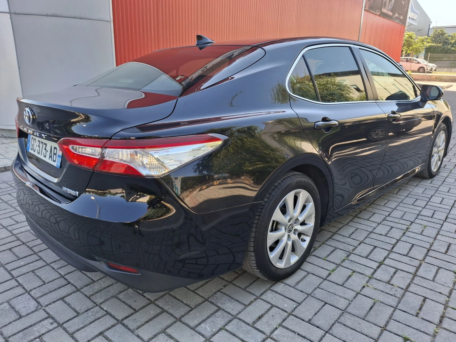 Toyota Camry 2.5 Hybrid Bisiness Edition - изображение 4