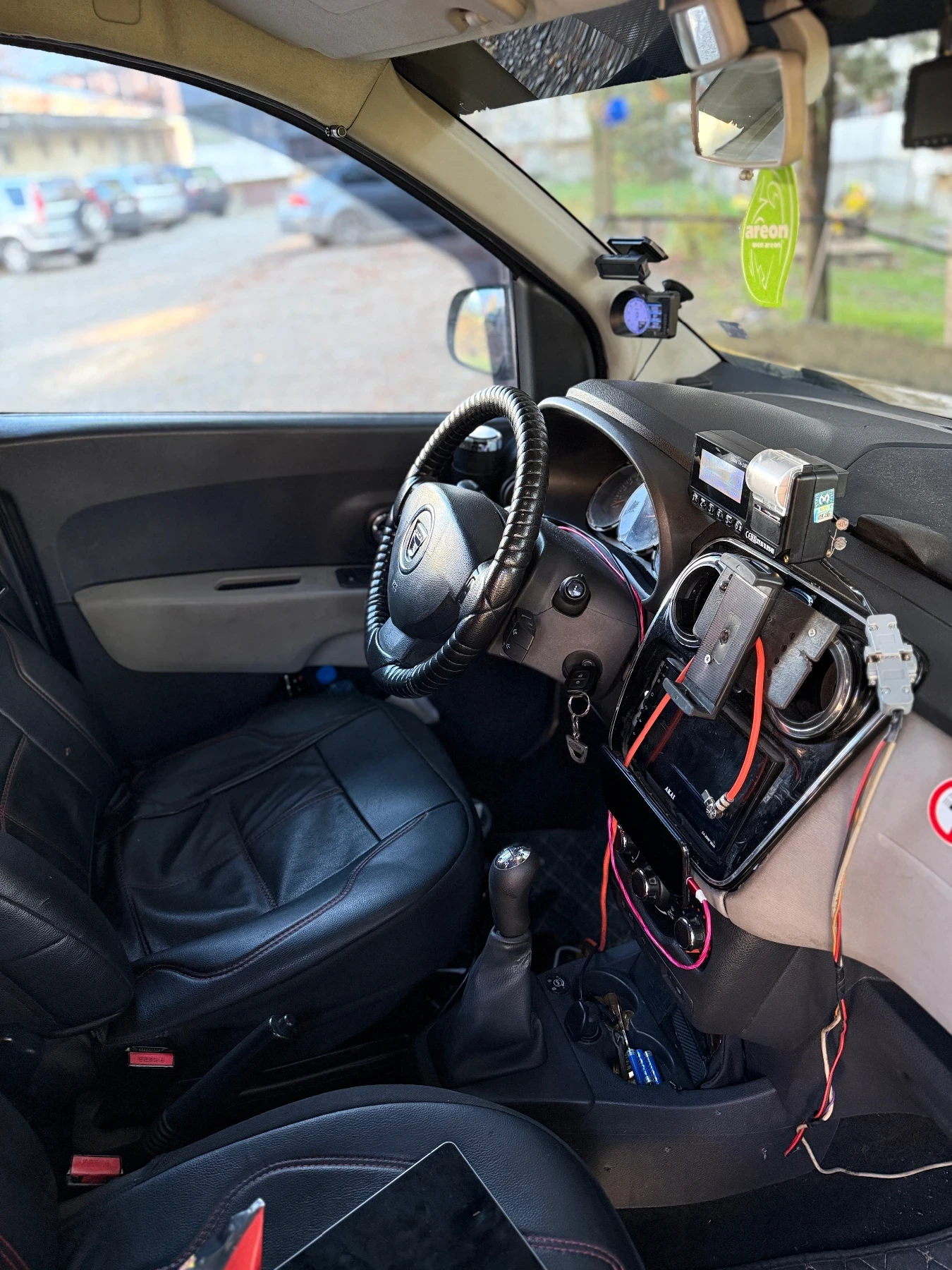 Dacia Lodgy 1.6i - изображение 6