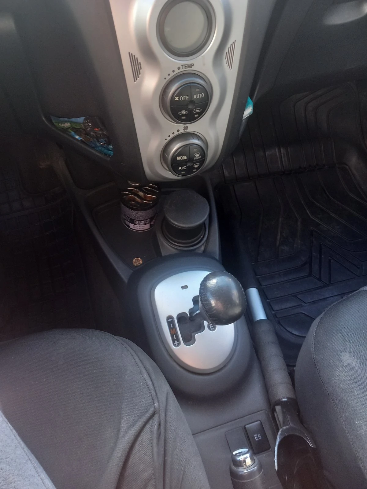 Toyota Yaris  - изображение 4