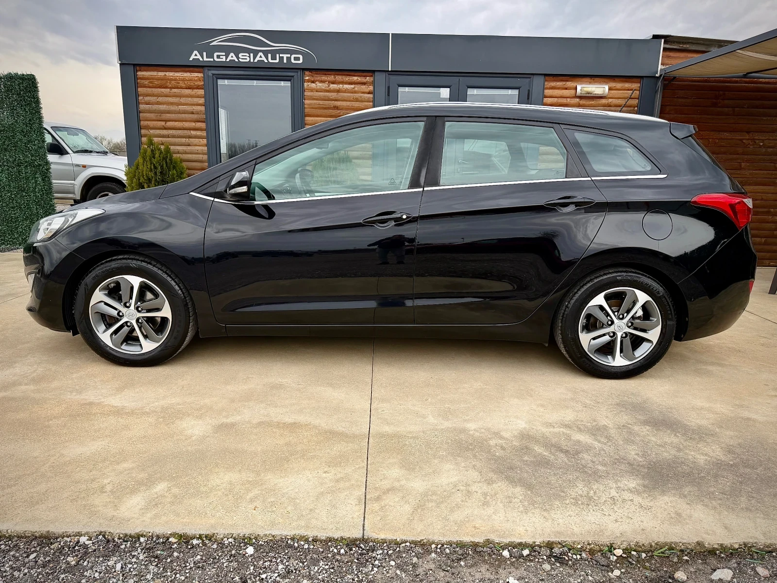 Hyundai I30 1.4 MPI* Facelift* NAVI* CAMERA* LED | Mobile.bg � ����������� 2