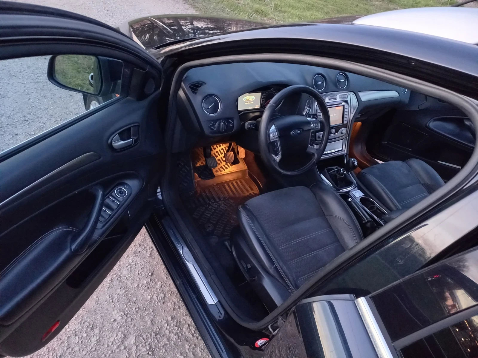 Ford Mondeo 2.0 Tdci / TITANIUM, снимка 6 - Автомобили и джипове - 53803446