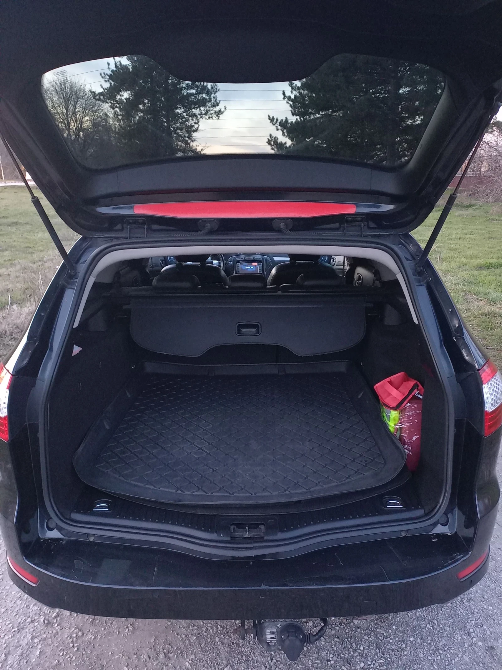 Ford Mondeo 2.0 Tdci / TITANIUM, снимка 14 - Автомобили и джипове - 53803446