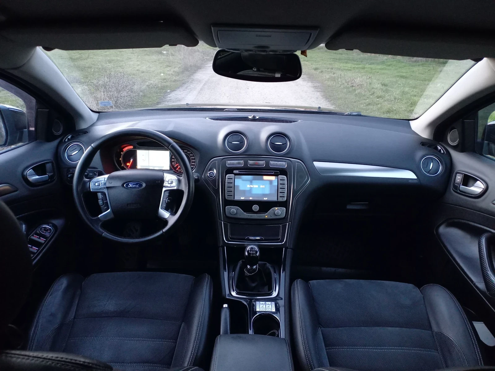 Ford Mondeo 2.0 Tdci / TITANIUM, снимка 7 - Автомобили и джипове - 53803446