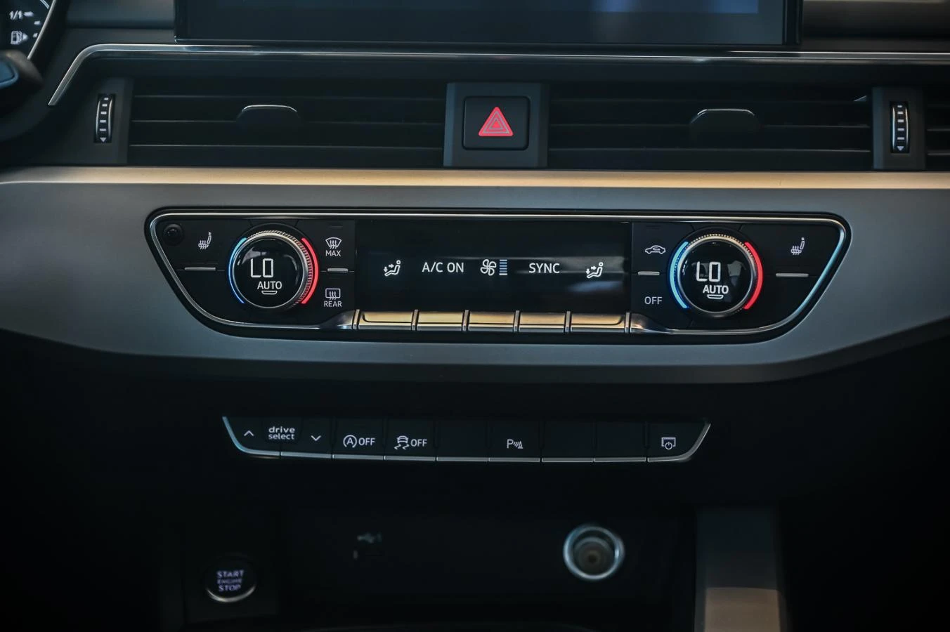 Audi A4 Quattro* Komfort* АвтоКредит* (ЦЕНА ДО БГ), снимка 16 - Автомобили и джипове - 54040365