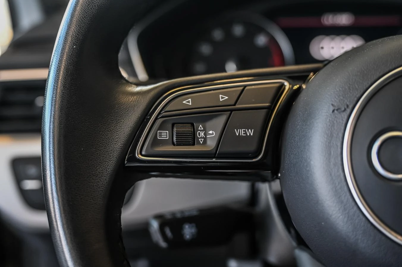 Audi A4 Quattro* Komfort* АвтоКредит* (ЦЕНА ДО БГ), снимка 9 - Автомобили и джипове - 54040365