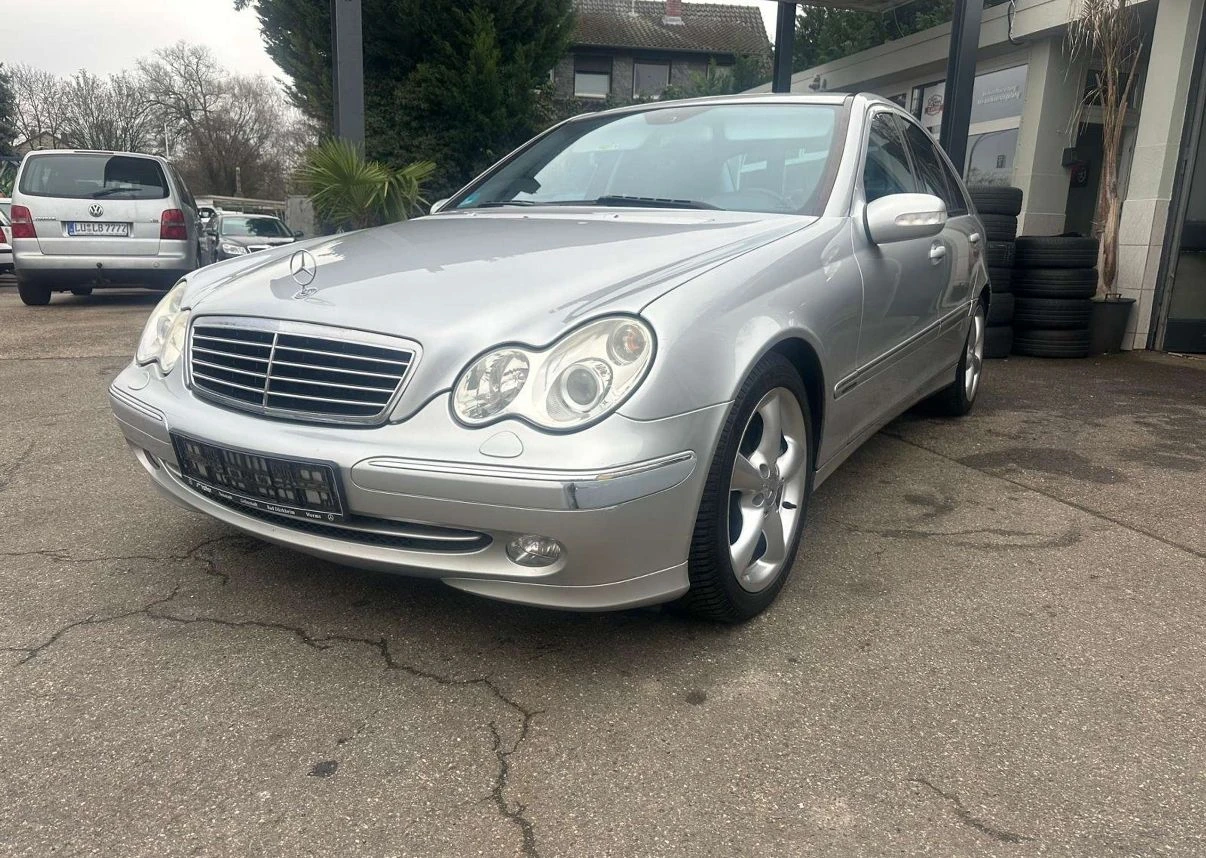 Mercedes-Benz C 200, снимка 15 - Автомобили и джипове - 54321921