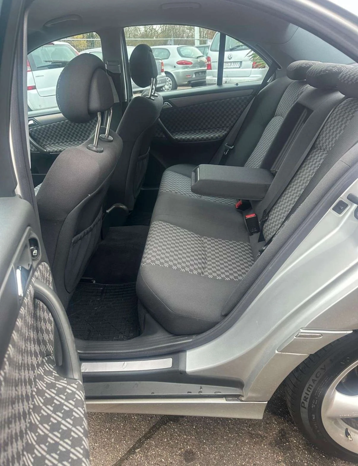 Mercedes-Benz C 200, снимка 9 - Автомобили и джипове - 54321921