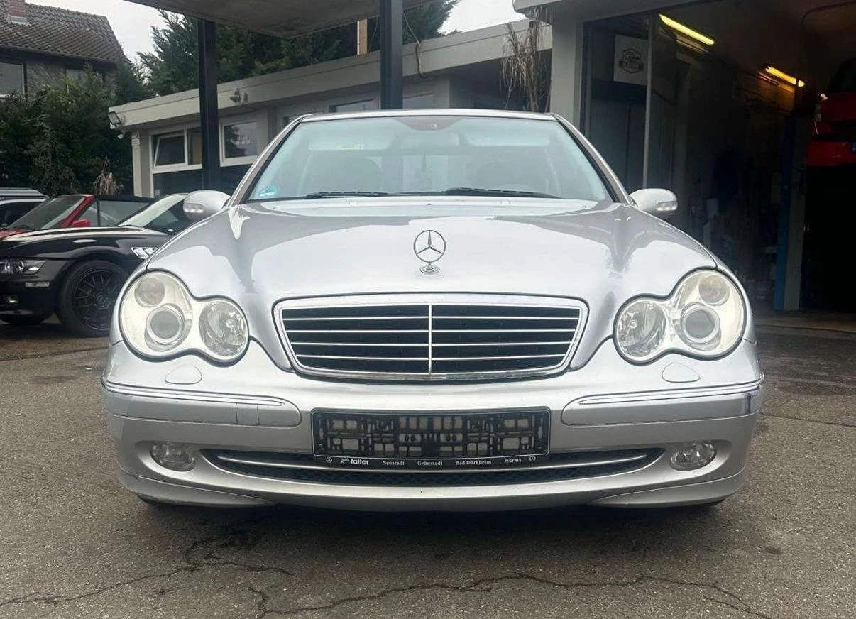 Mercedes-Benz C 200, снимка 16 - Автомобили и джипове - 54321921