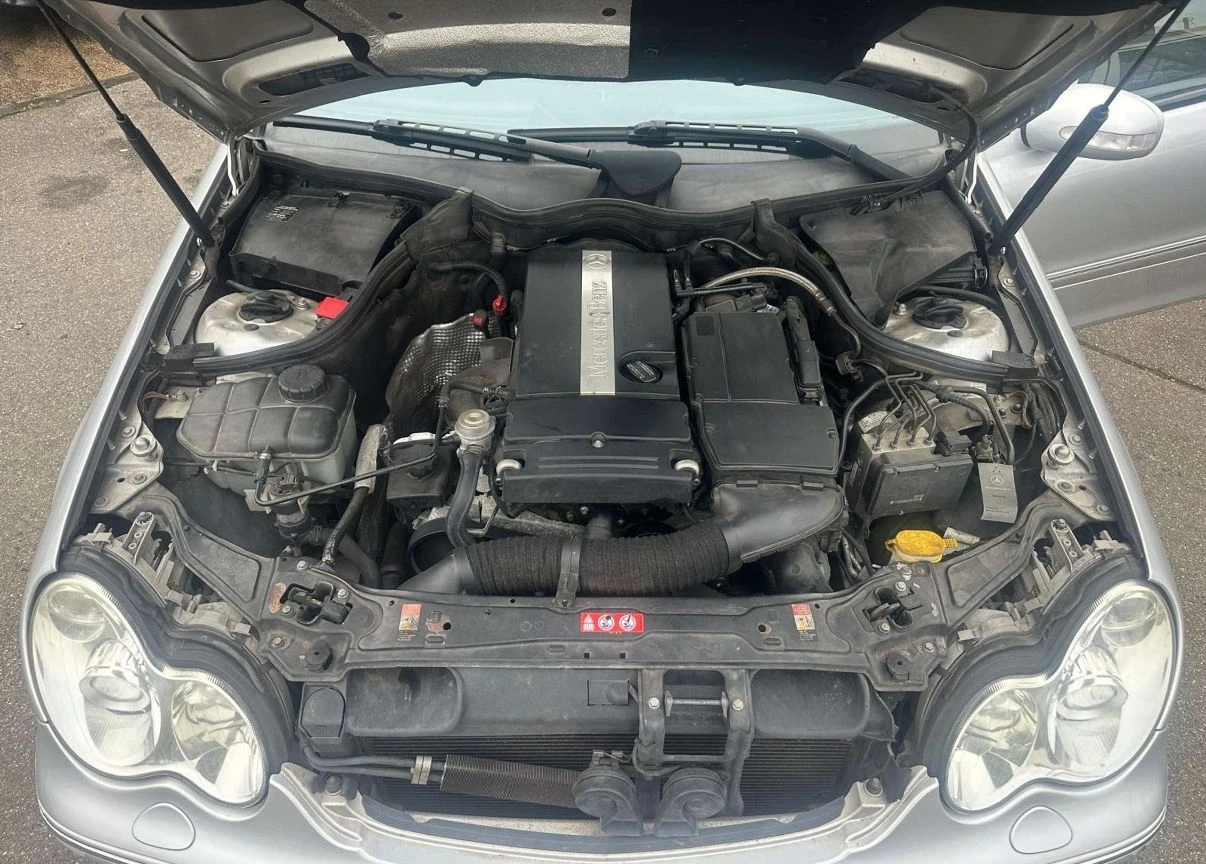 Mercedes-Benz C 200, снимка 4 - Автомобили и джипове - 54321921