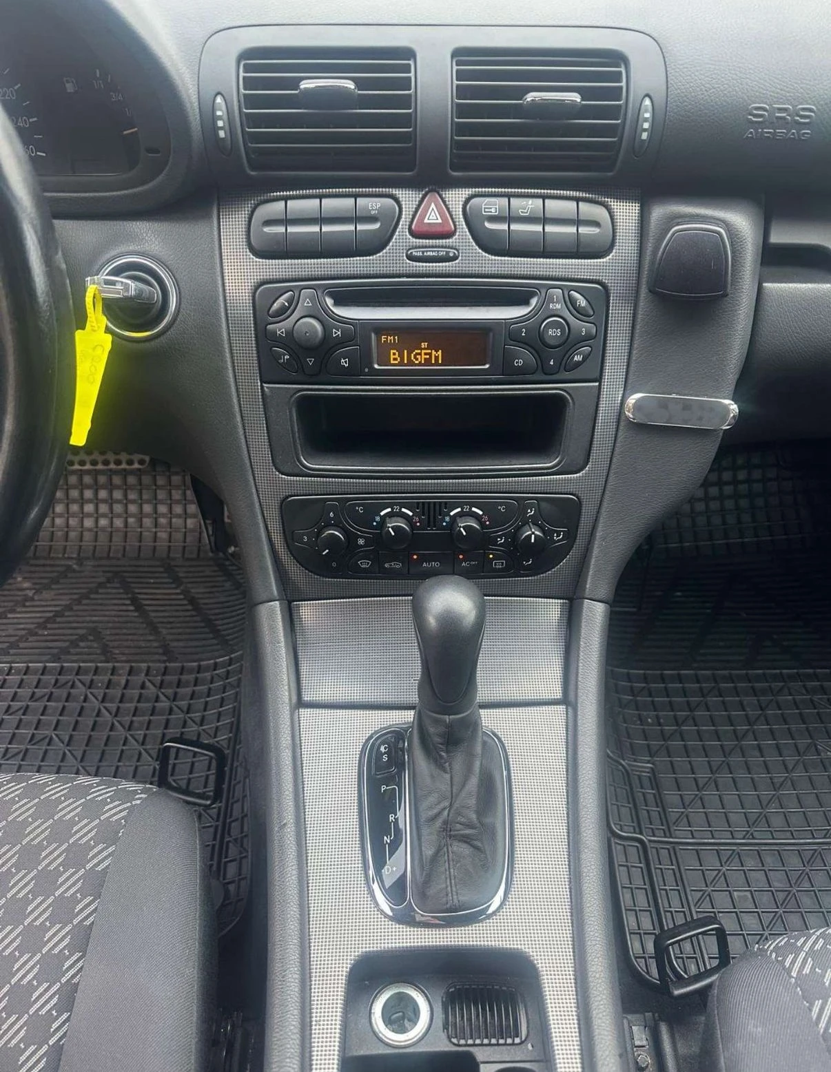 Mercedes-Benz C 200, снимка 13 - Автомобили и джипове - 54321921