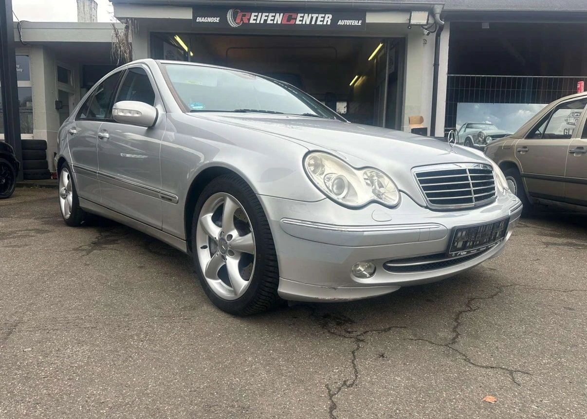 Mercedes-Benz C 200, снимка 2 - Автомобили и джипове - 54321921