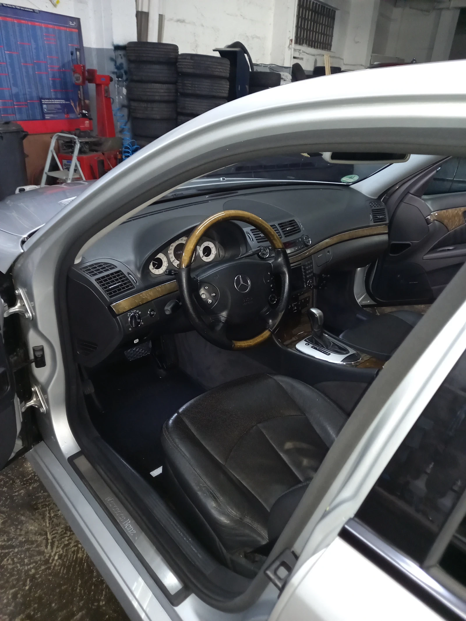 Mercedes-Benz E 320 Brabus V6 avangart , снимка 14 - Автомобили и джипове - 54637054