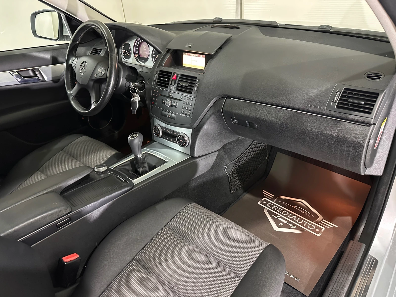 Mercedes-Benz C 200, снимка 9 - Автомобили и джипове - 55554403