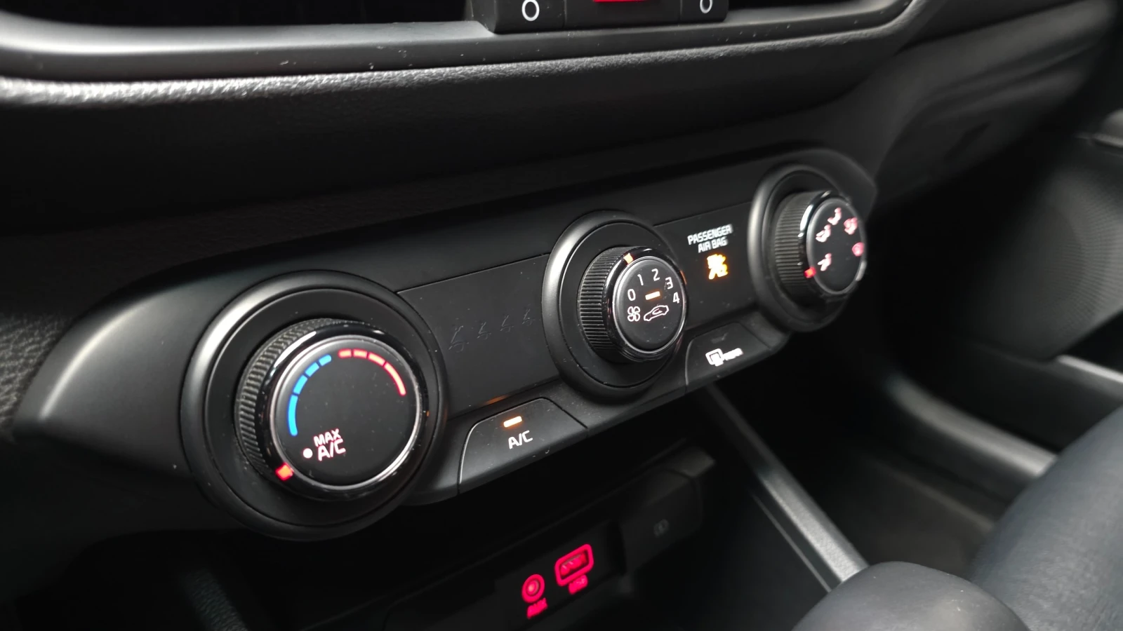 Kia K3 LUXURY , снимка 16 - Автомобили и джипове - 55594869