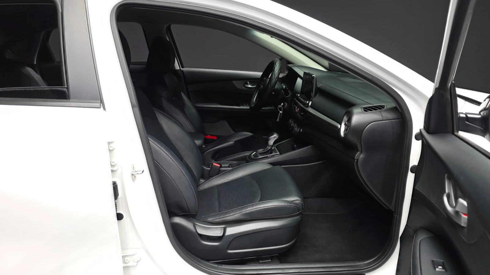Kia K3 LUXURY , снимка 14 - Автомобили и джипове - 55594869
