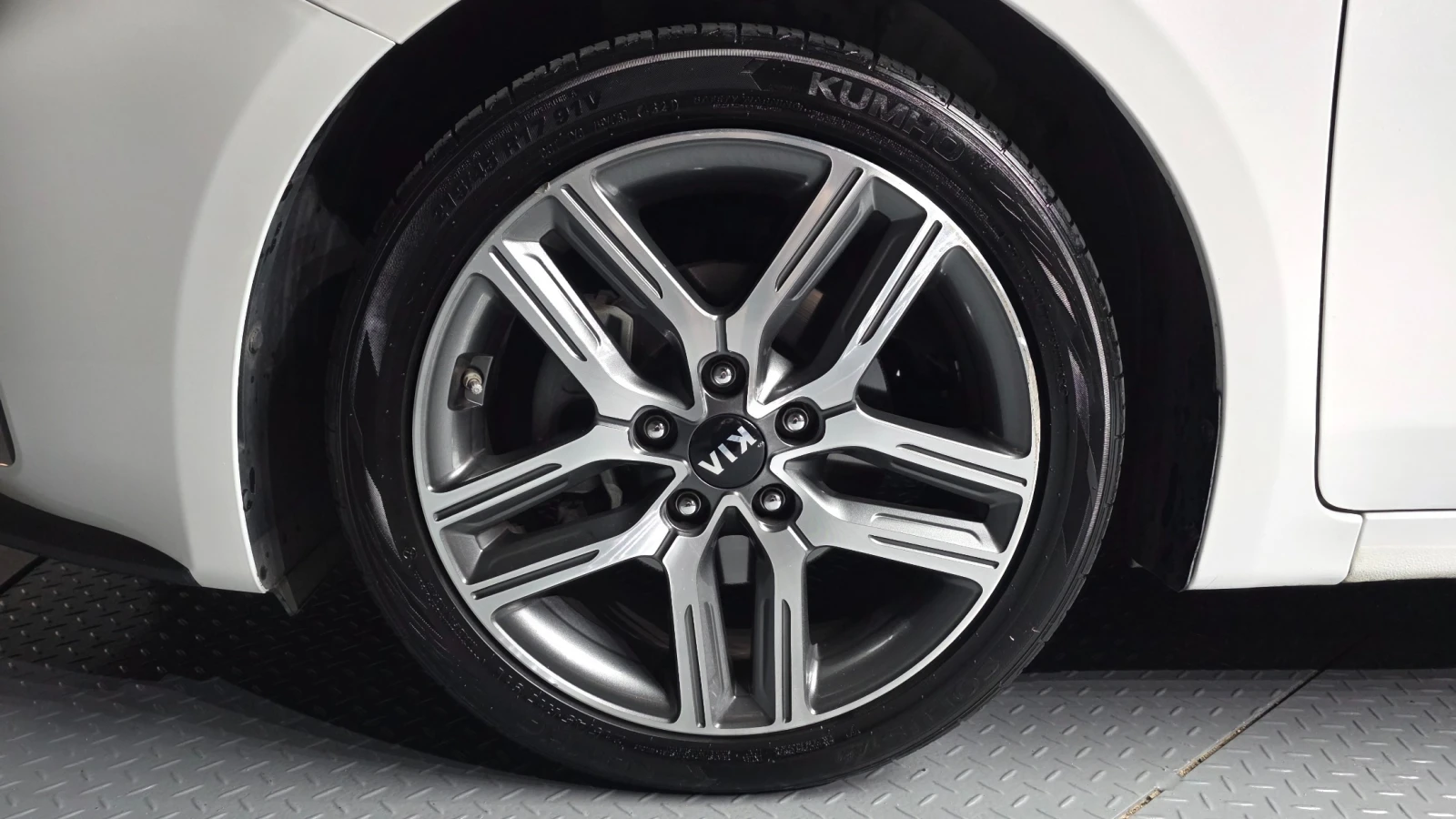 Kia K3 LUXURY , снимка 5 - Автомобили и джипове - 55594869