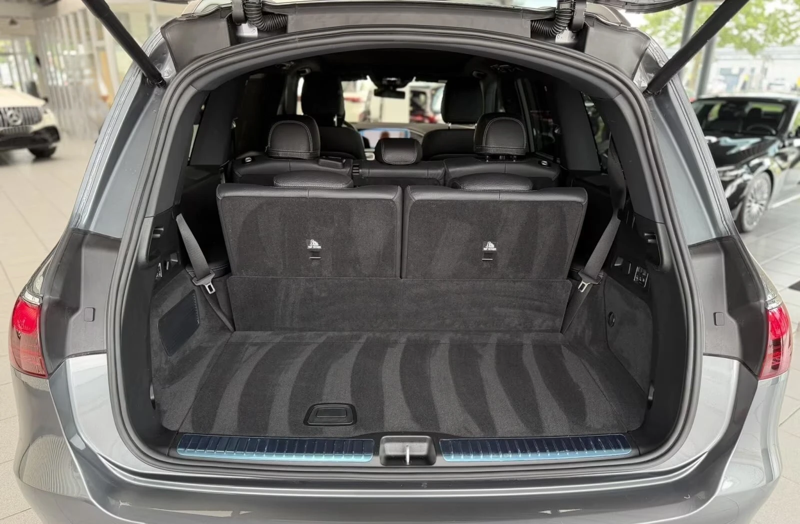 Mercedes-Benz GLS 450 d / AMG / NIGHT/ BURM / MULTIBEAM/ HUD/ 360/ PANO/, снимка 16 - Автомобили и джипове - 55739612
