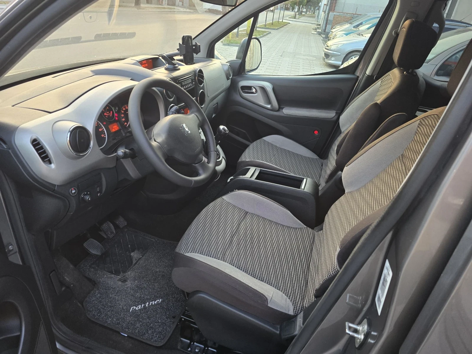 Peugeot Partner 1.6 ГАЗ BRC 109к.с, снимка 8 - Автомобили и джипове - 55851035