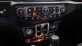 Jeep Gladiator RUBICON / DISTRONIC / ПОДГРЕВИ / КОЖЕН САЛОН, снимка 16