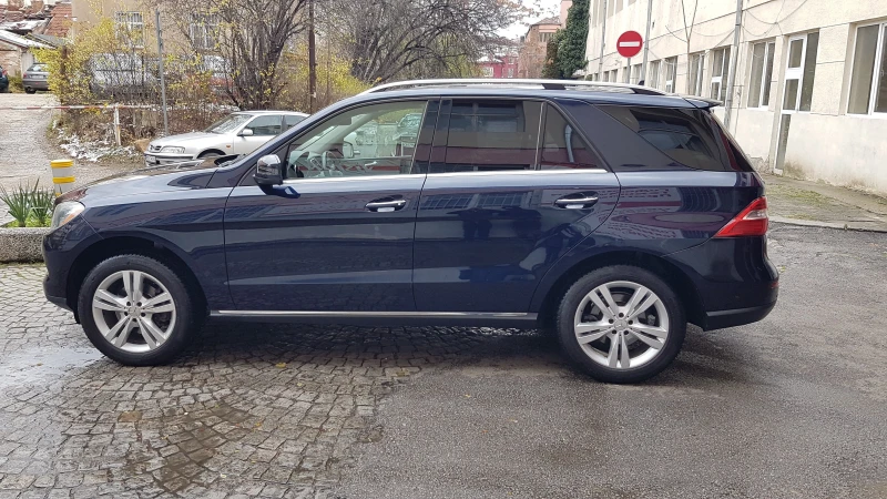 Mercedes-Benz ML 350 Bluetec 4 Matic, снимка 3 - Автомобили и джипове - 48056964