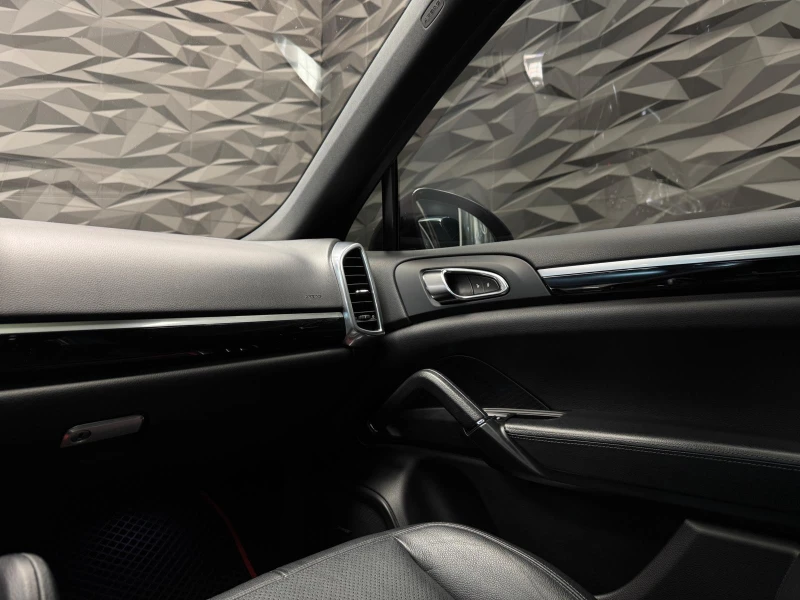 Porsche Cayenne Sport Chrono* BOSE* Подгрев, снимка 17 - Автомобили и джипове - 52447741