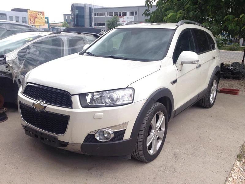 Chevrolet Captiva 2.2 D, снимка 10 - Автомобили и джипове - 22319229