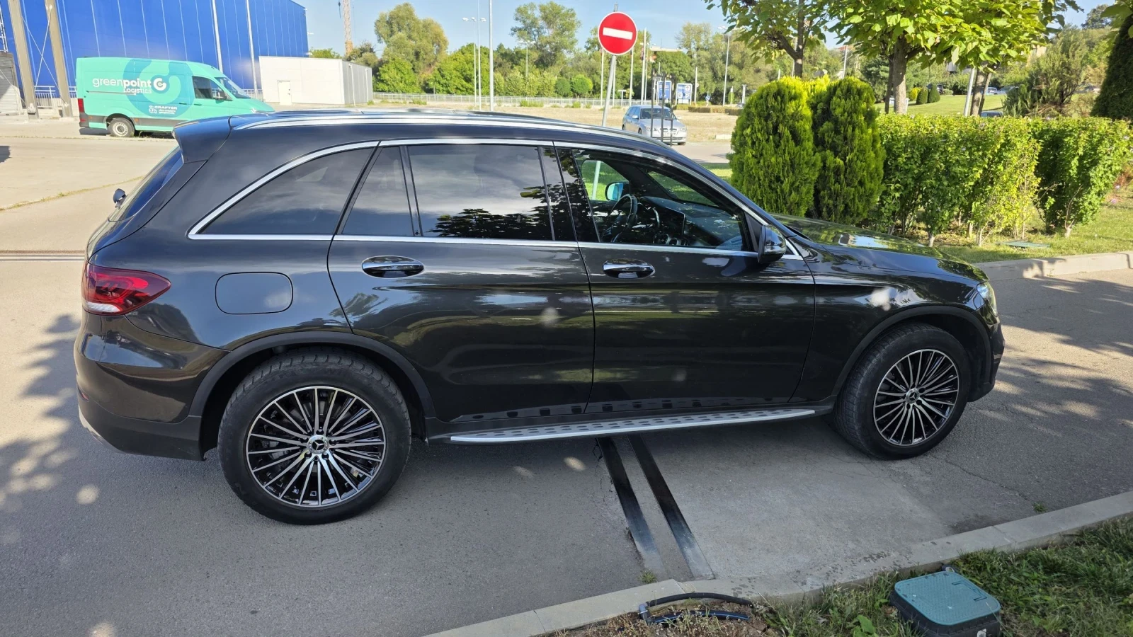 Mercedes-Benz GLC 300 17000км.панорама, безключов достъп...... - изображение 6