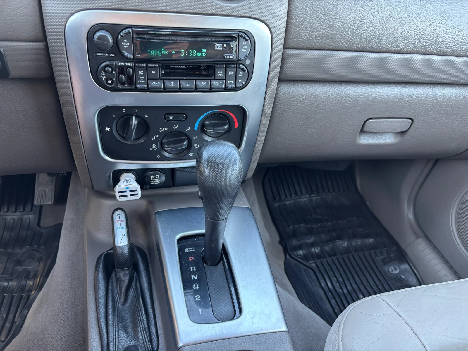 Jeep Cherokee 3.7 бензин + газ - изображение 2