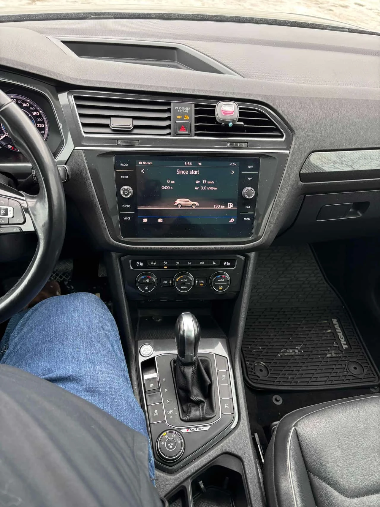 VW Tiguan Highline/CARFAX/ПАНОРАМА/ПОДГРЕВИ - изображение 9