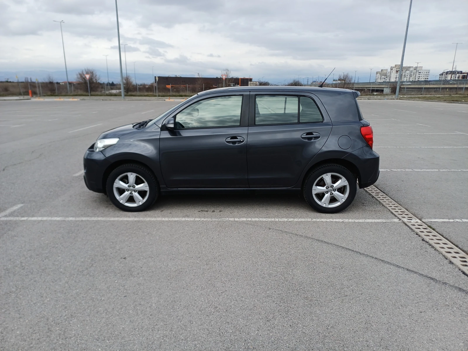 Toyota Urban Cruiser 1.4 D-4D AWD, снимка 2 - Автомобили и джипове - 54070224