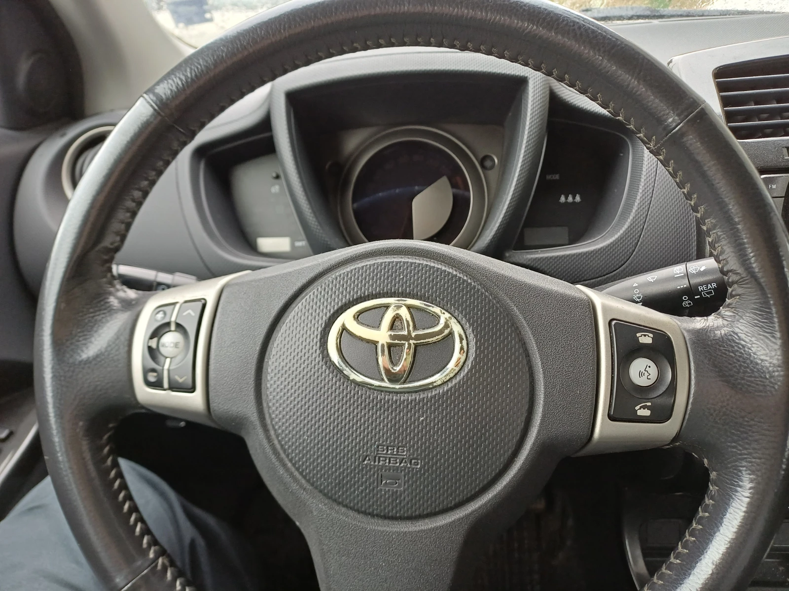 Toyota Urban Cruiser 1.4 D-4D AWD, снимка 9 - Автомобили и джипове - 54070224