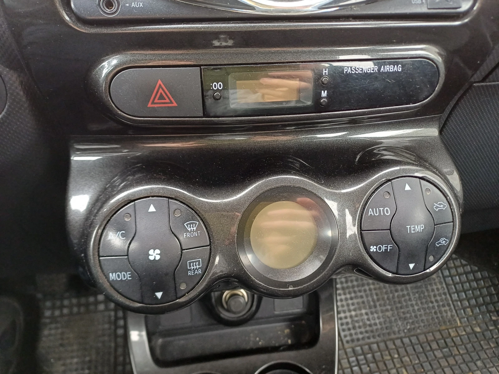 Toyota Urban Cruiser 1.4 D-4D AWD, снимка 10 - Автомобили и джипове - 54070224