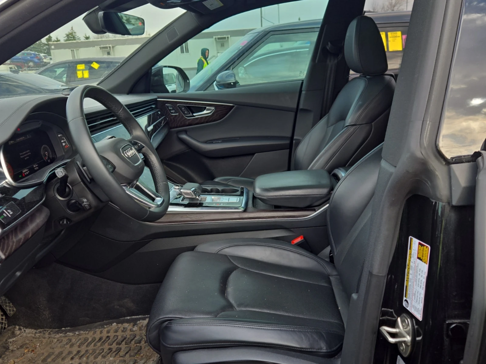 Audi Q8 Prestige 55 TFSI quattro, снимка 9 - Автомобили и джипове - 54453820