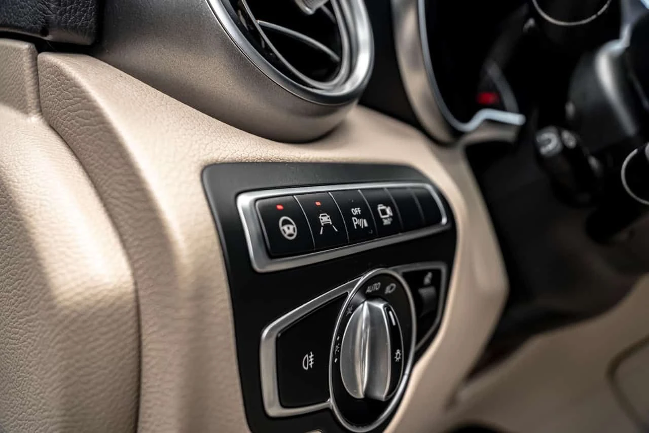 Mercedes-Benz GLC 300 4M* ПАНО* ПОДГРЕВ* CARFAX * ФИНАНСИРАНЕ, снимка 12 - Автомобили и джипове - 54544184