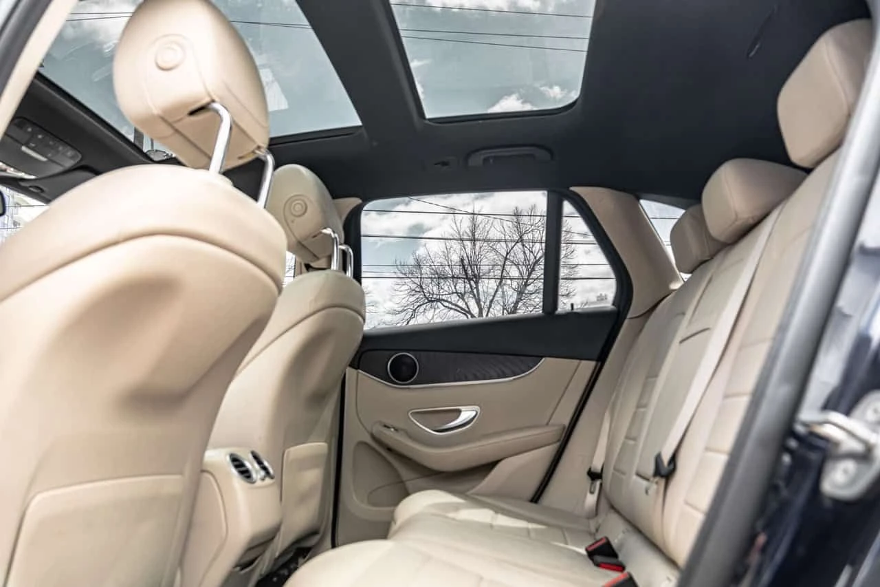 Mercedes-Benz GLC 300 4M* ПАНО* ПОДГРЕВ* CARFAX * ФИНАНСИРАНЕ, снимка 15 - Автомобили и джипове - 54544184