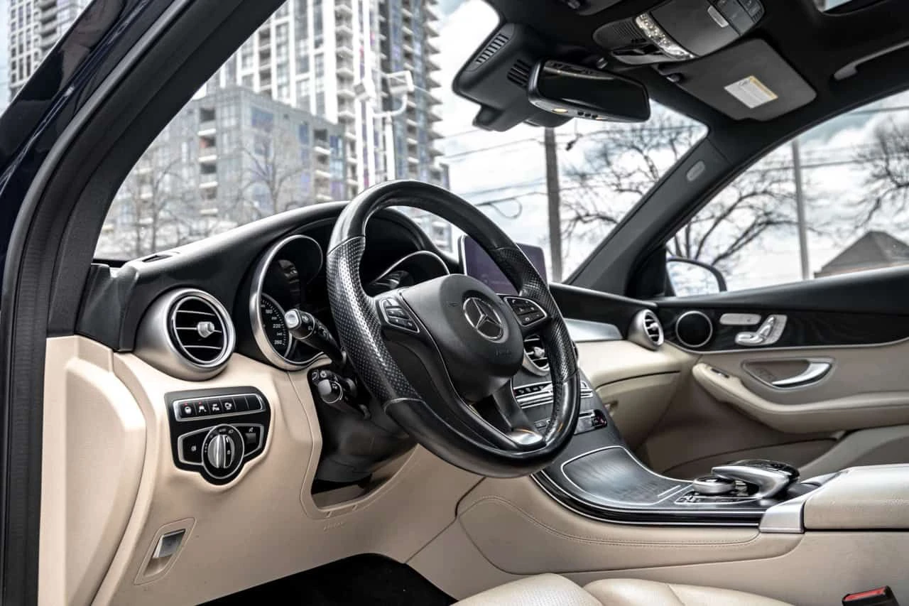 Mercedes-Benz GLC 300 4M* ПАНО* ПОДГРЕВ* CARFAX * ФИНАНСИРАНЕ, снимка 9 - Автомобили и джипове - 54544184