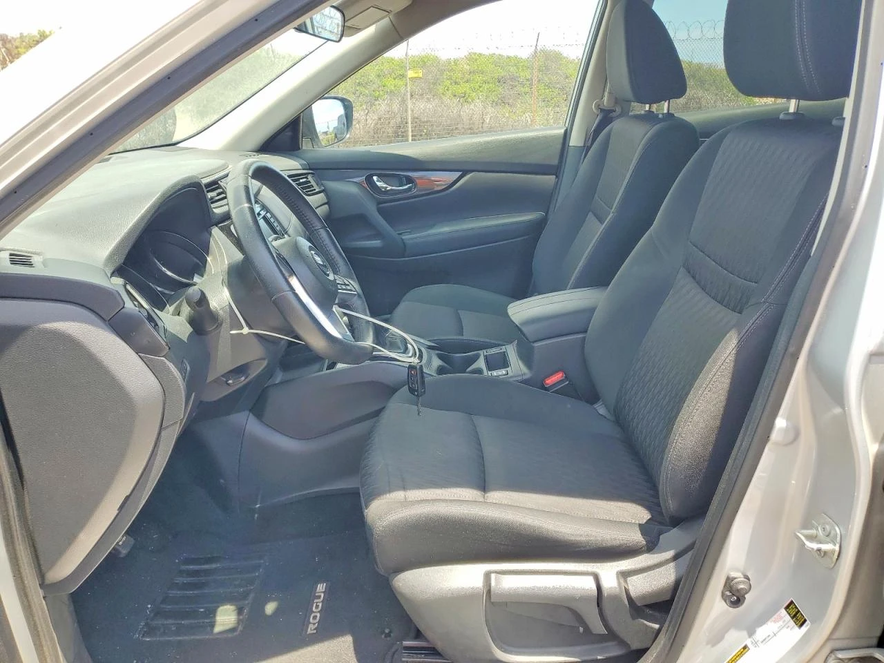 Nissan Rogue 2.5l S, снимка 7 - Автомобили и джипове - 54920296