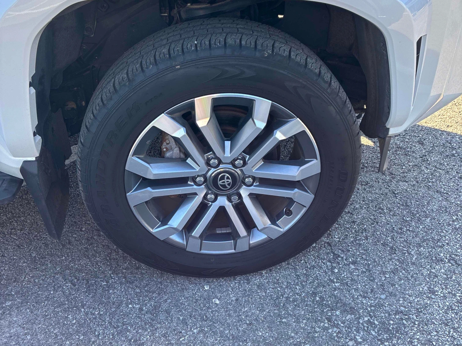 Toyota 4runner * 4WD * CARFAX * БЕЗ ПЪРВОНАЧАЛНА ВНОСКА, снимка 7 - Автомобили и джипове - 55897301