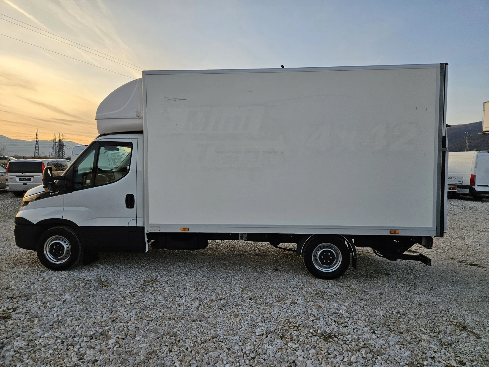 Iveco Daily 35-170, Падащ борд, Климатроник - изображение 2