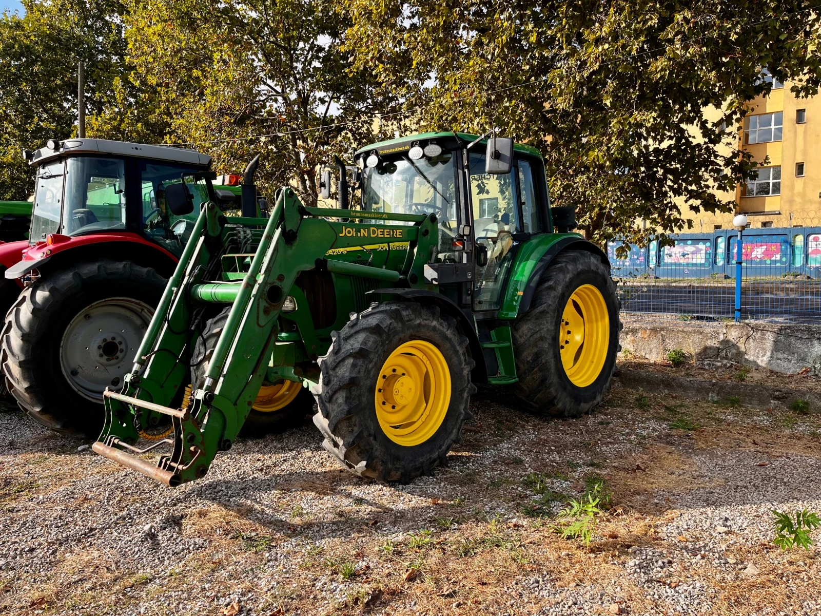 Трактор John Deere 6420S