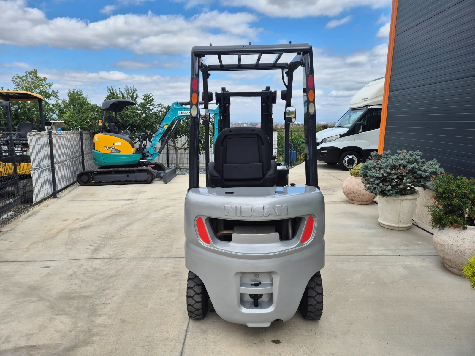  Nissan  *   *  | Mobile.bg   4