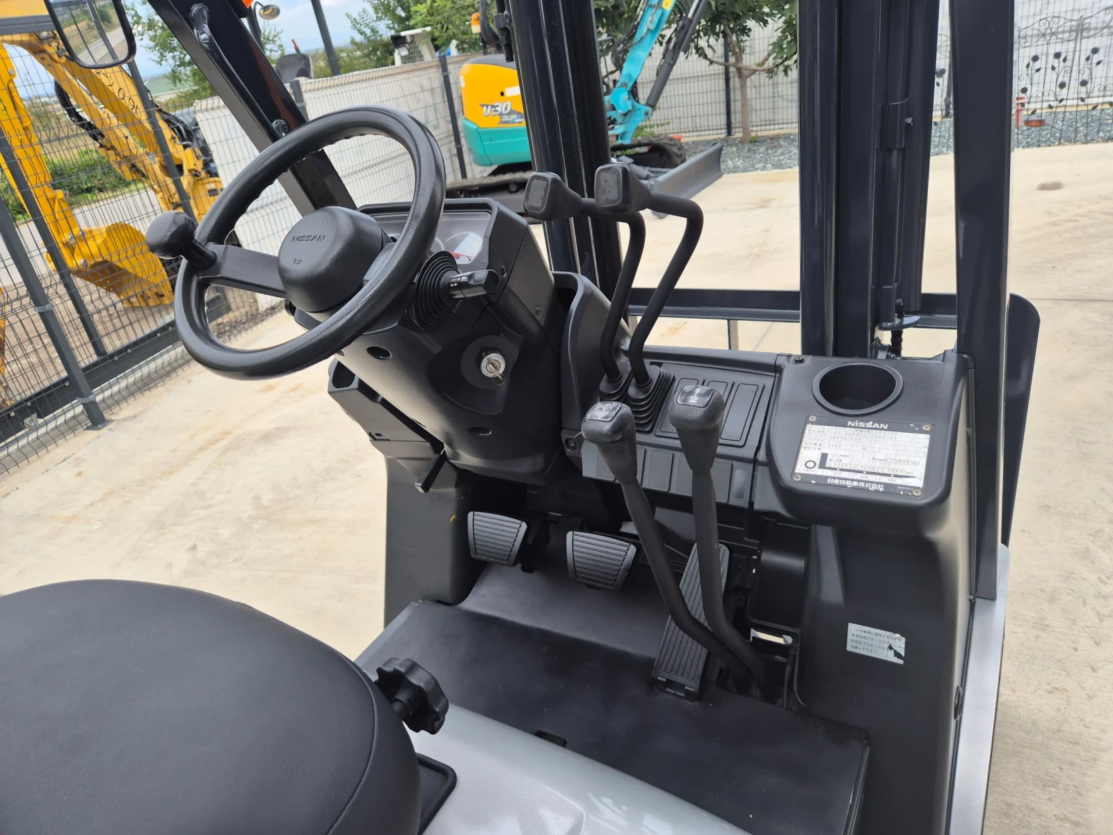  Nissan  *   *  | Mobile.bg   11