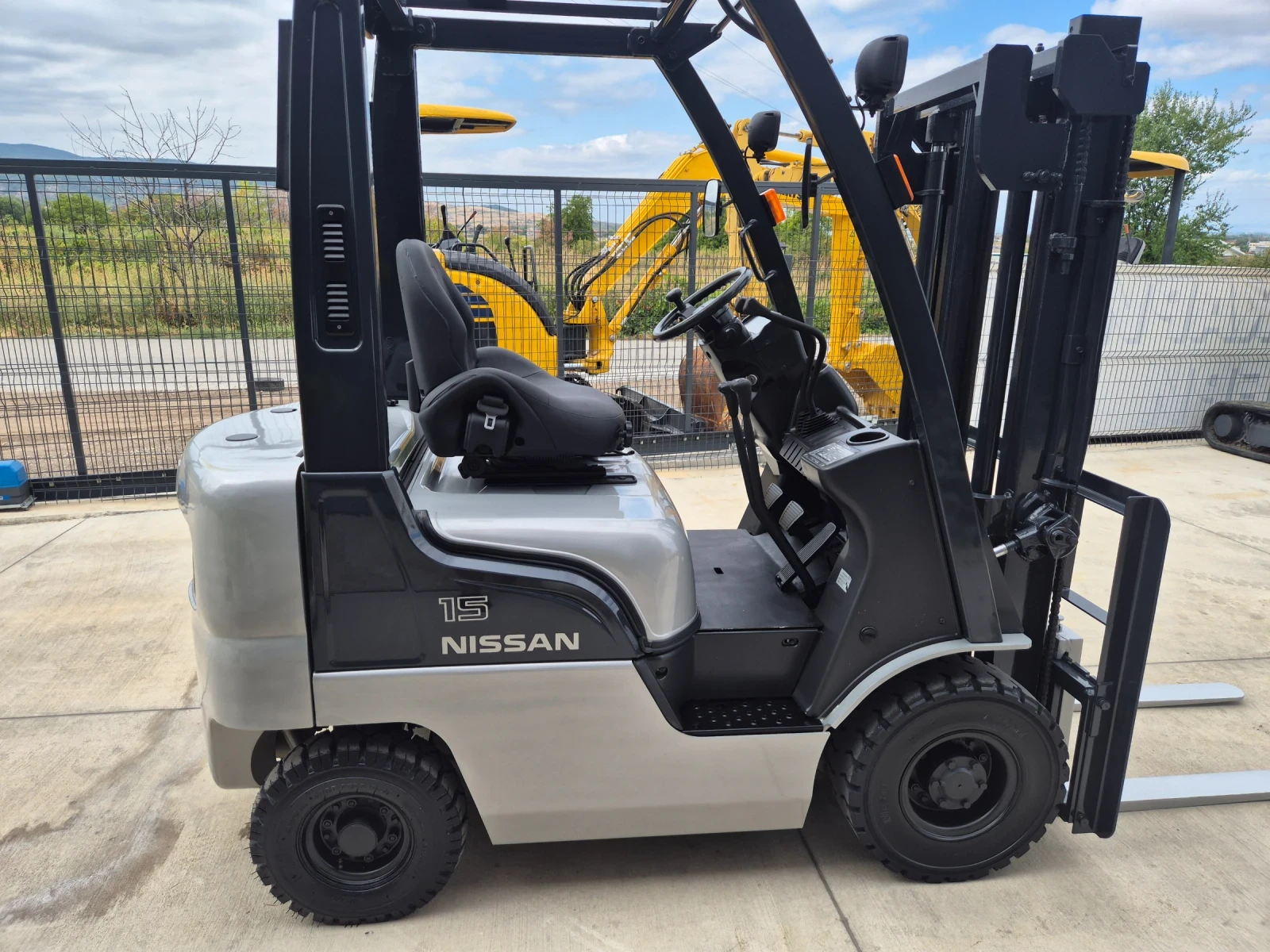  Nissan  *   *  | Mobile.bg   6