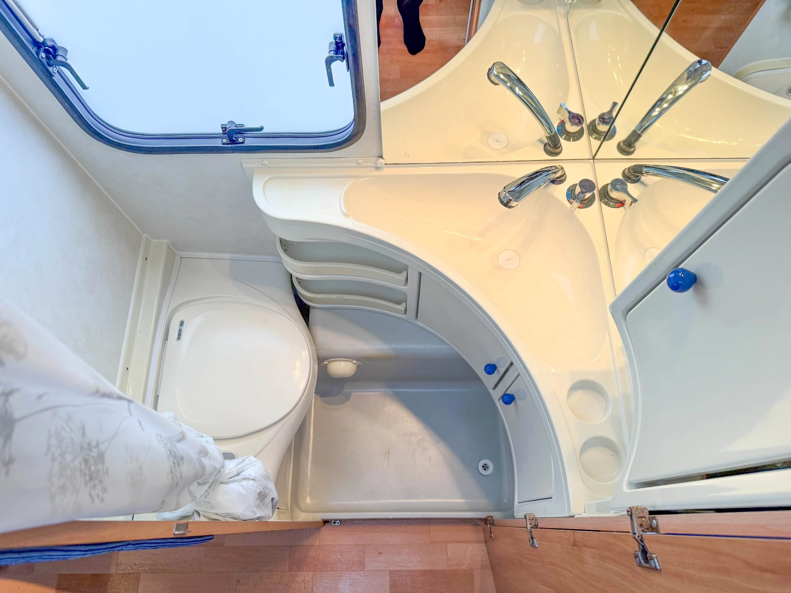 �������� Adria Adora 472 LU+ �������/���� �����/������ ��������� | Mobile.bg � ����������� 15